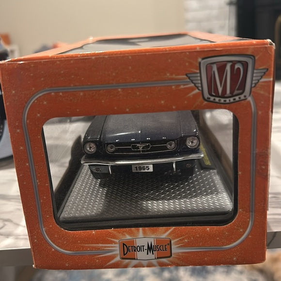 Mustang 1965 ford mustang GT2fastback r37 die cast toy scale 1:24 - Picture 2 of 4